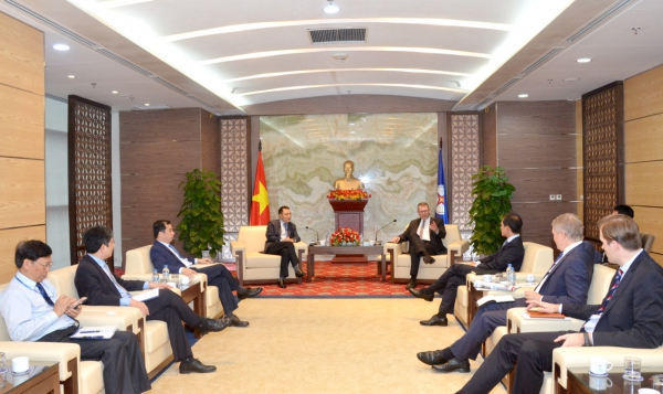 Tổng giám đốc EVN tiếp lãnh đạo Tập đoàn Siemens